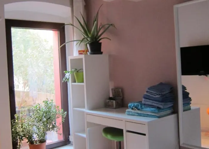 Δωμάτια σε οικογενειακή κατοικία Stone House *